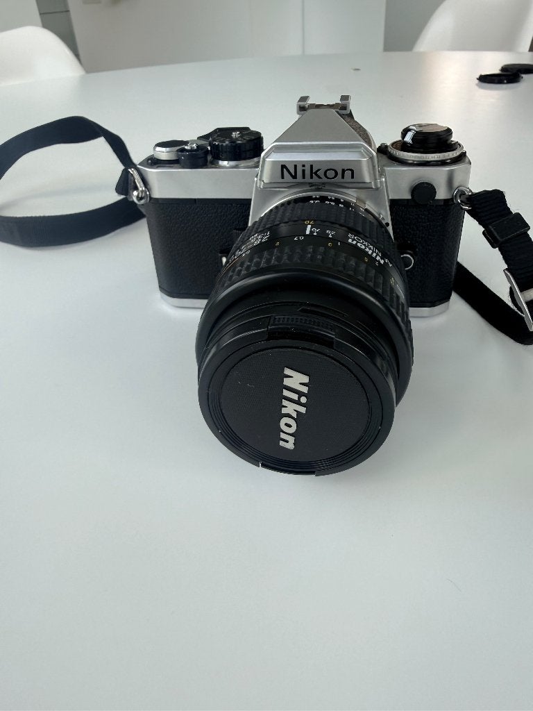 Nikon FE met aantal toplenzen, TV, Hi-fi & Vidéo, Enlèvement ou Envoi, Neuf, Reflex miroir, Nikon