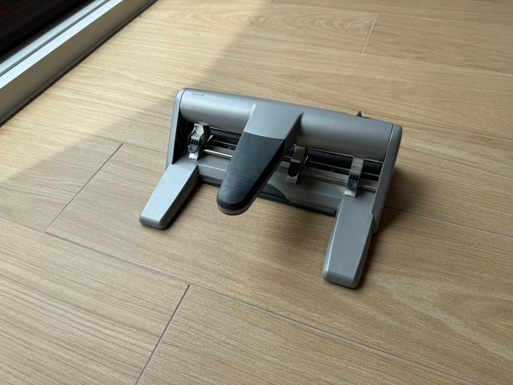 Perforator Leitz (in de winkel €114), Ophalen, Gebruikt