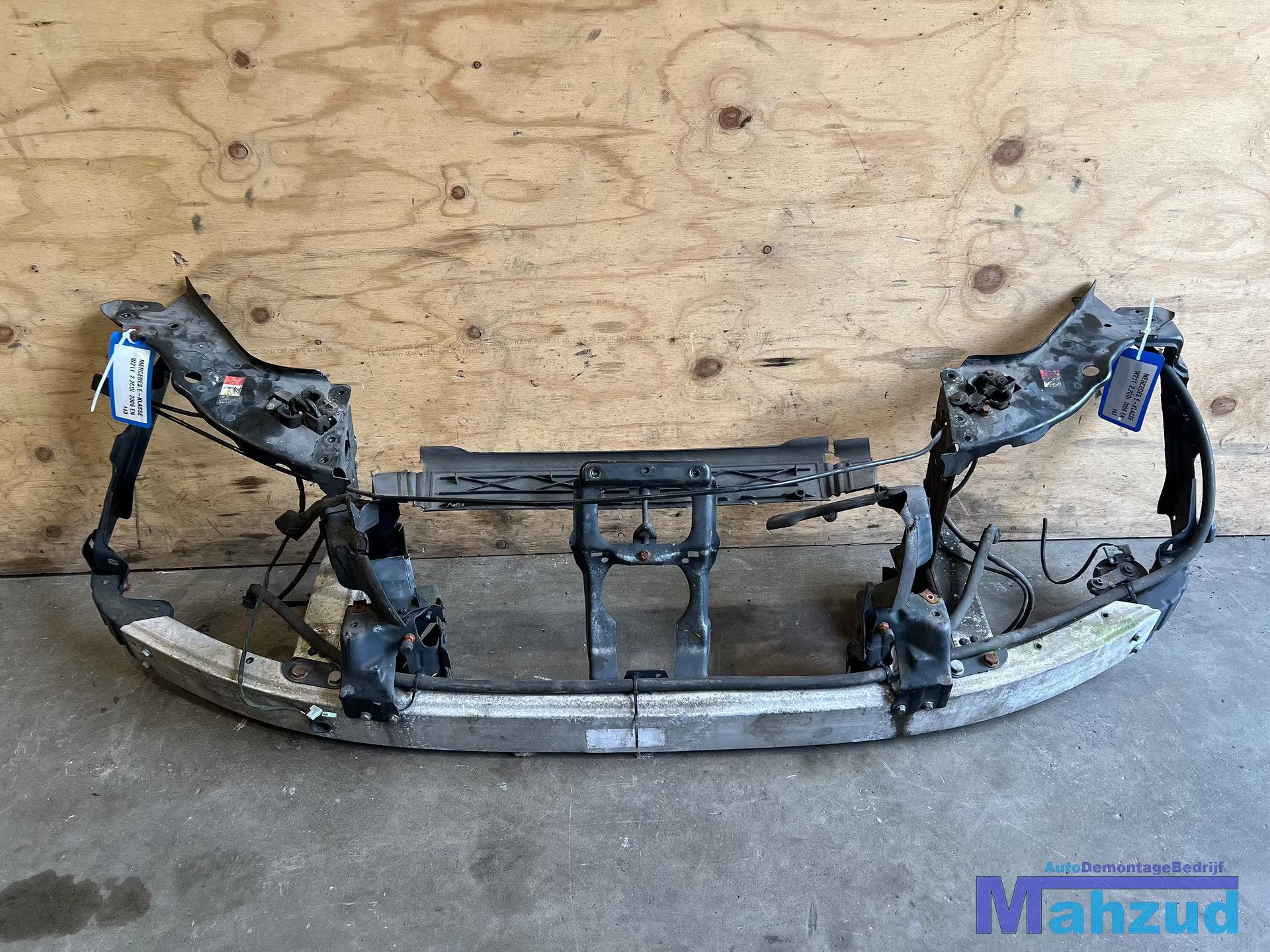 MERCEDES E KLASSE W211 2.2 front voorfront 2002-2009, Autos : Pièces & Accessoires, Mercedes-Benz AG, Mercedes-Benz, Utilisé, Mercedesstrasse 120
70372  Stuttgart, DE