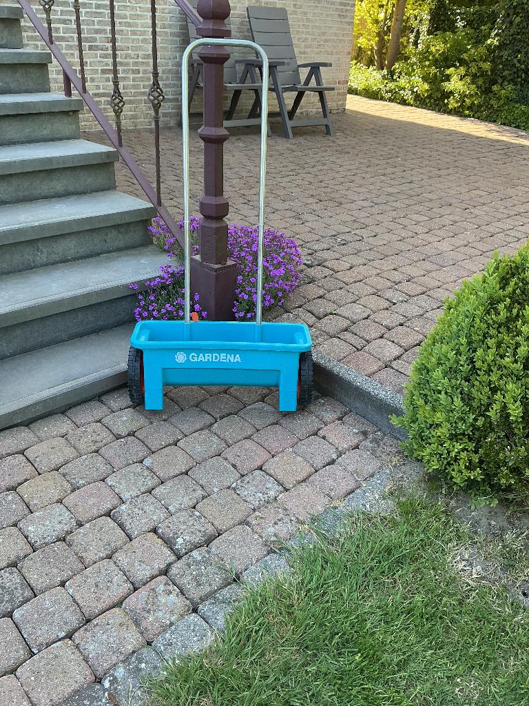 Strooiwagen Gardena, Tuin en Terras, Ophalen, Zo goed als nieuw, Overige soorten