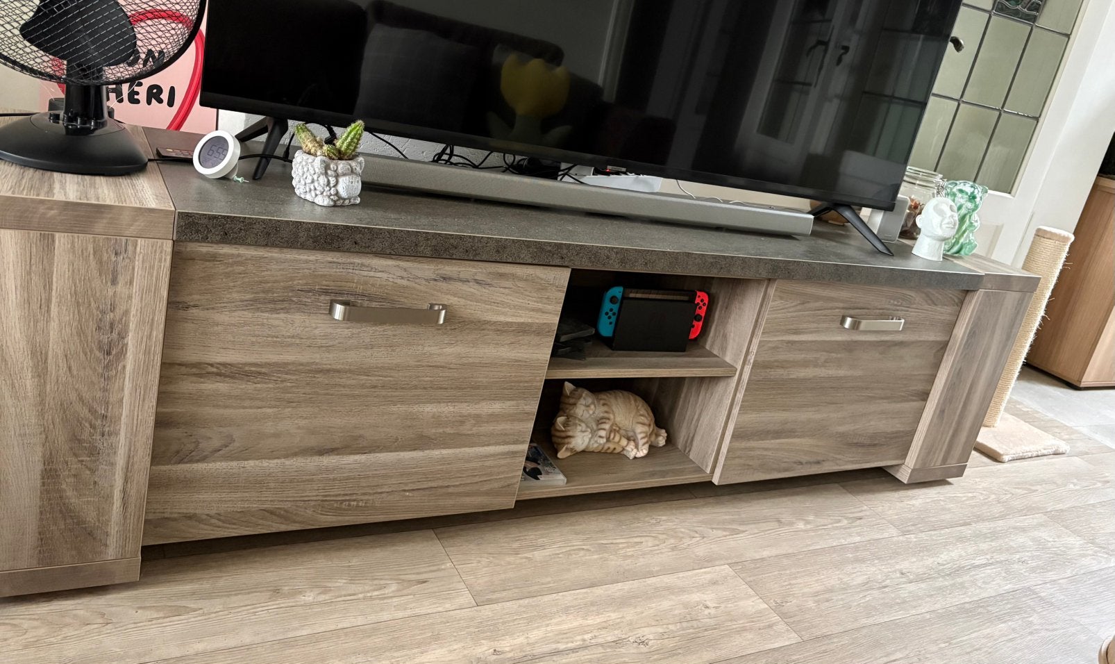 Tv meubel, Ophalen