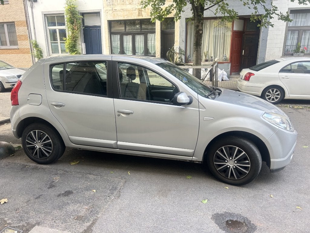 dacia sandero, Zwart, 4 cilinders, Elektrische ramen, Bedrijf