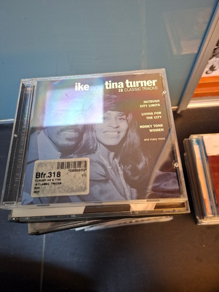 cd - ike & tina turner - 18 classic tracks, Cd's en Dvd's, Cd's | R&B en Soul, Gebruikt, Ophalen of Verzenden, Inclusief boekje