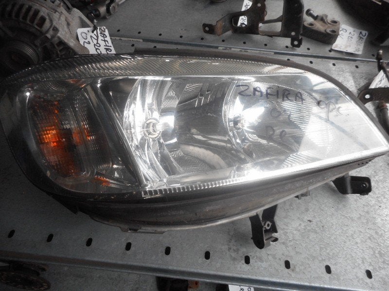 PHARE / OPTIQUE AVANT DROIT Opel Zafira (F75) (891057), Autos : Pièces & Accessoires, Valeo, Opel, Utilisé, 100, rue de Courcelles
75017  Paris, FR