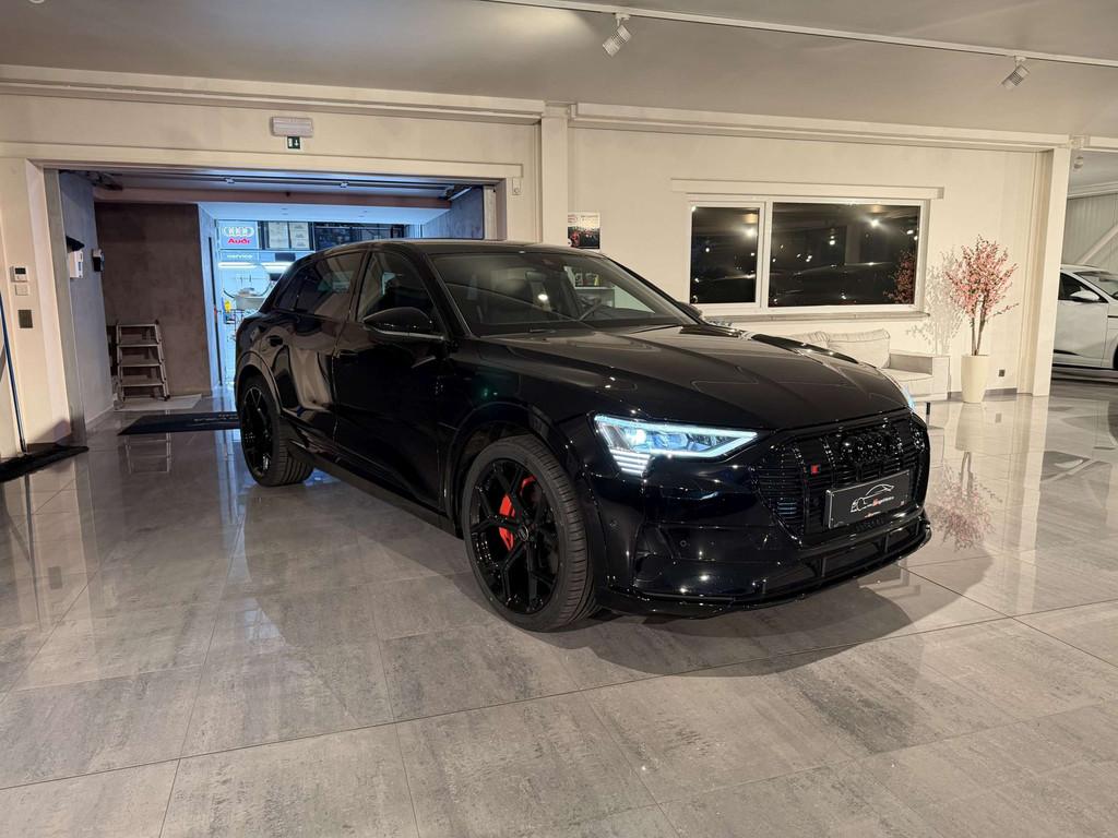 Audi Q8 e-tron SOLD BIJ GARAGE VRIENS YVES BV! (bj 2023), Automaat, Gebruikt, Zwart, Elektrisch