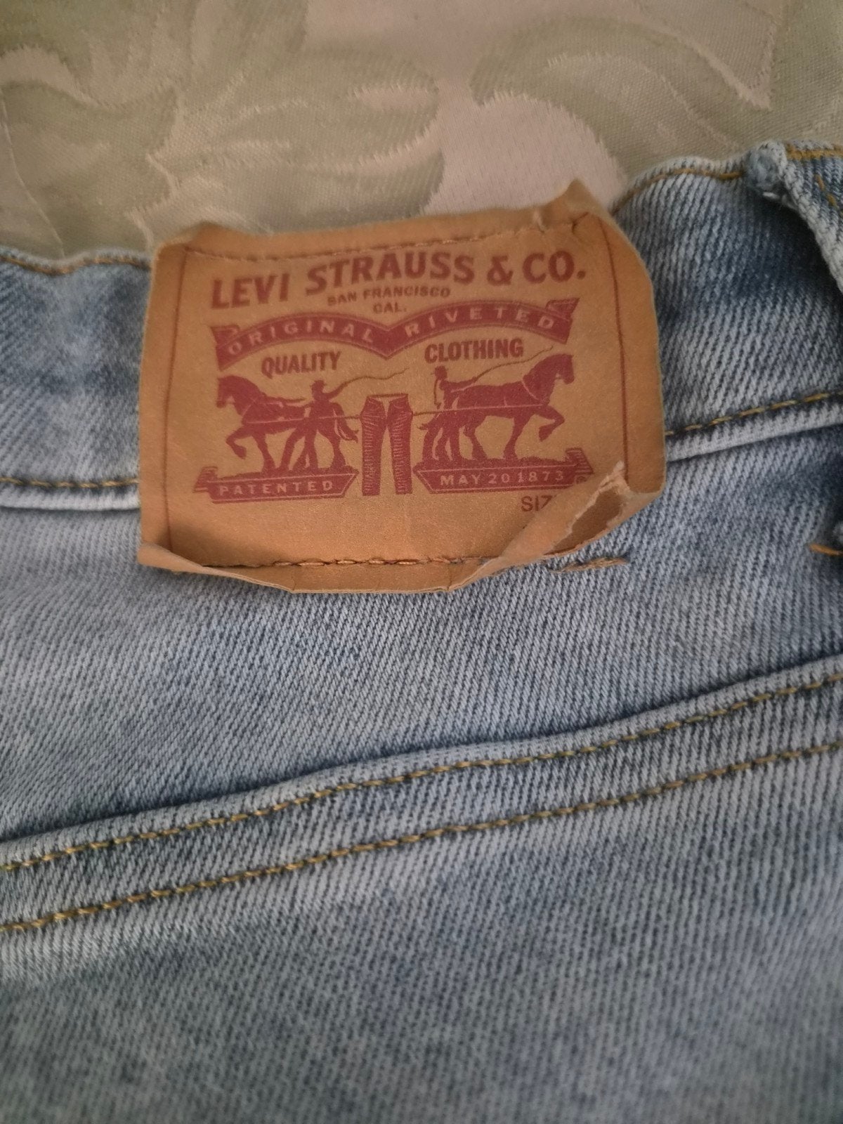 Jeans Levis, Enlèvement ou Envoi