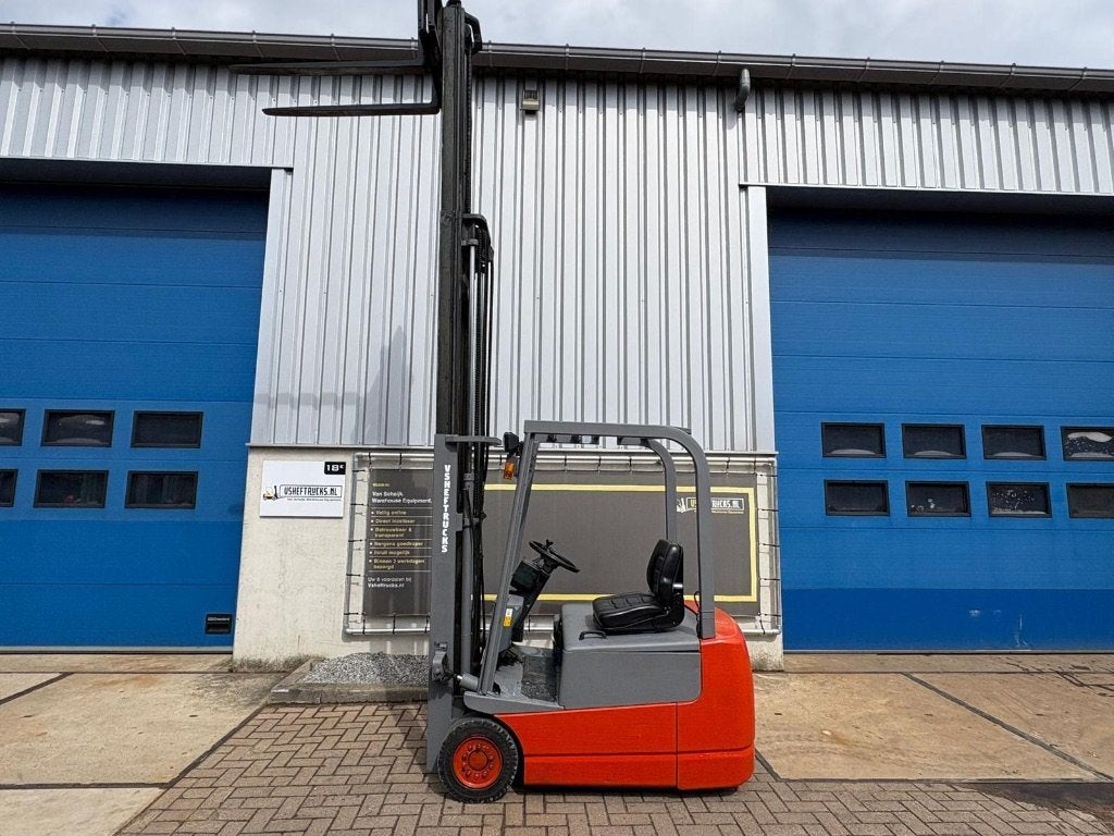 Chariot élévateur à conteneurs triplex électrique VS-22881, Enlèvement ou Envoi, Utilisé