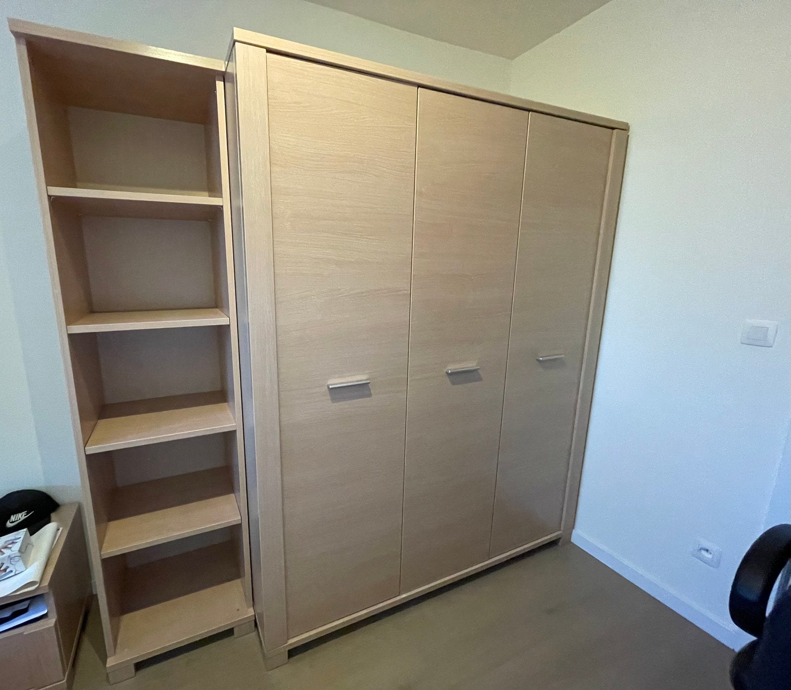 Mooie, handige kleerkast, Ophalen, Met deur(en), Gebruikt, 200 cm of meer