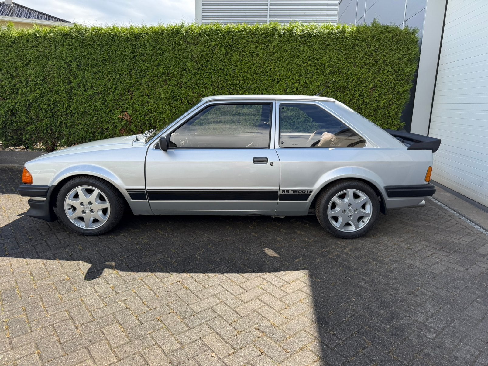 Ford Escort MK3 RS1600i Motorsport rare, Autos, Argent ou Gris, Boîte manuelle, Système audio, 5 places