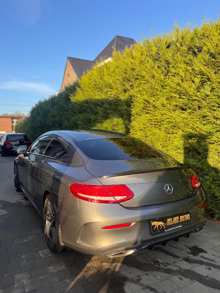 Mercedes-Benz C250 AMG Coupé, Autos, Cuir, Argent ou Gris, Entreprise, Noir