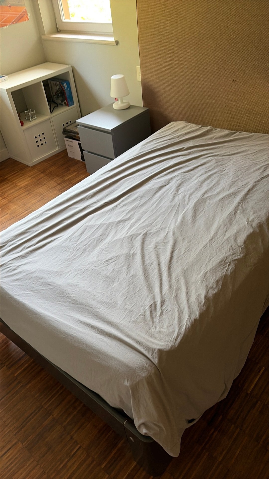 Lit, Maison & Meubles, Gris, Comme neuf, Enlèvement, 120 cm