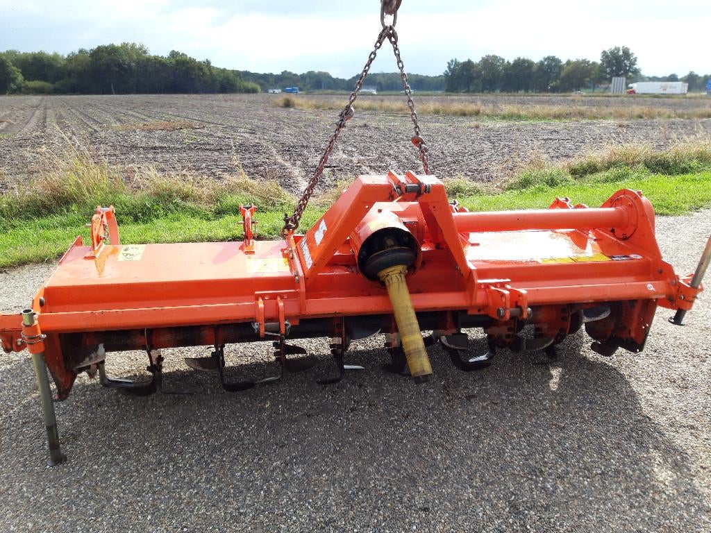 Frees en diverse landbouwmachines, Articles professionnels, Enlèvement, Cultures