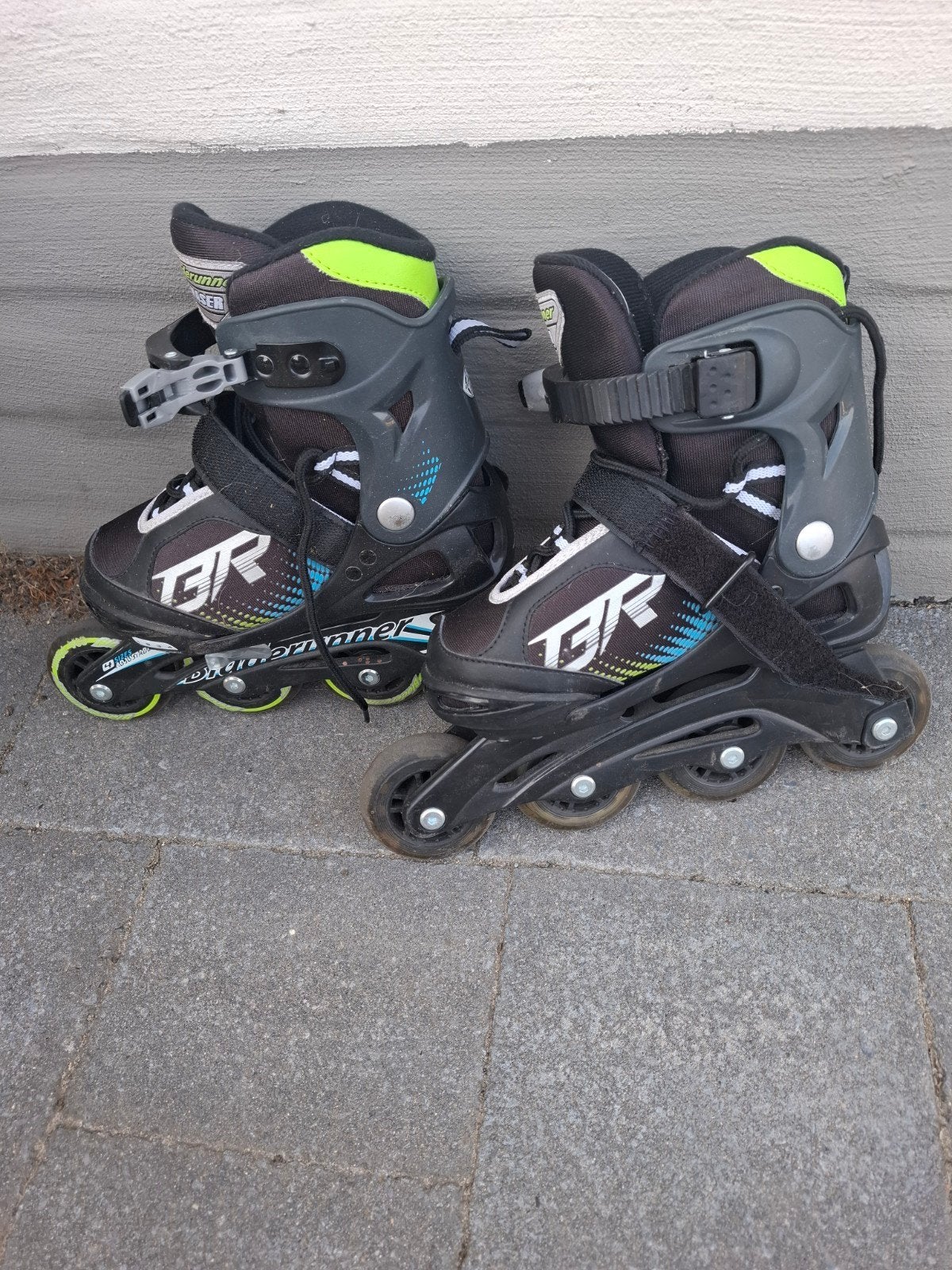 Skates maat 33-35, Ophalen