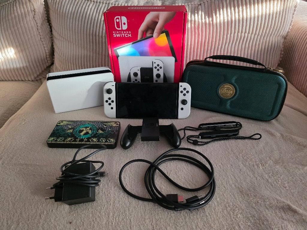 Nintendo Switch Oled, Met 2 controllers, Zo goed als nieuw, Met harde schijf, Switch OLED