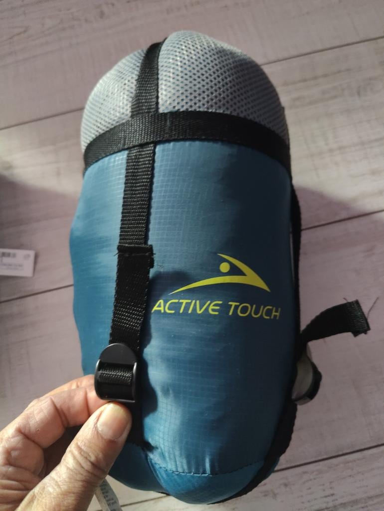 Lot camping ultra pratique – Sac de couchage + Oreiller Quec, Caravanes & Camping, Sacs de couchage