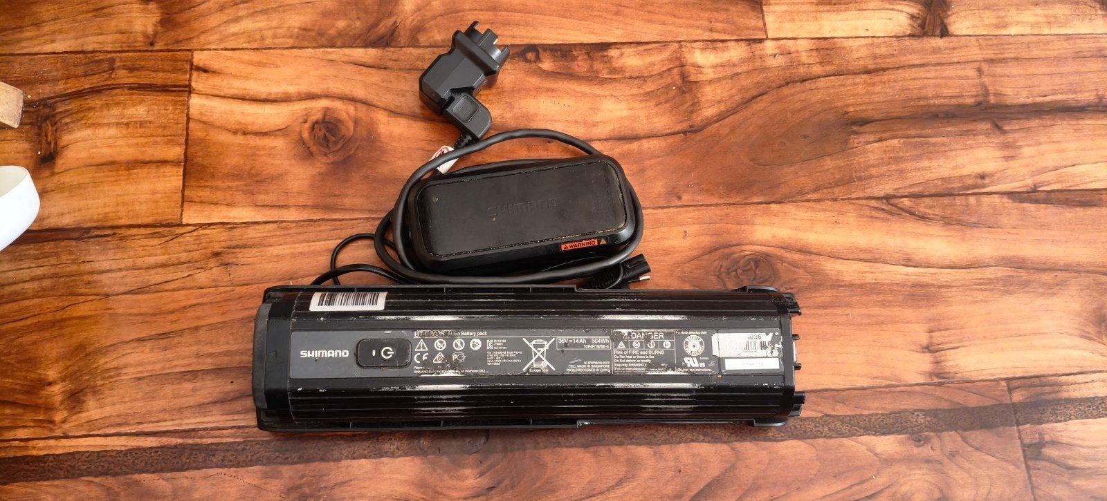 Batterie avec chargeur Shimano BT-E8035, Enlèvement