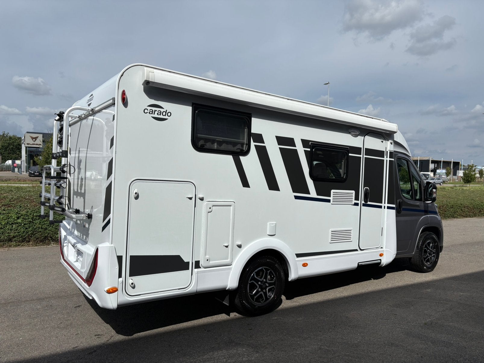 Carado v337 pro+ automaat 6.60m, Automaat, TV, Bedrijf, Carado
