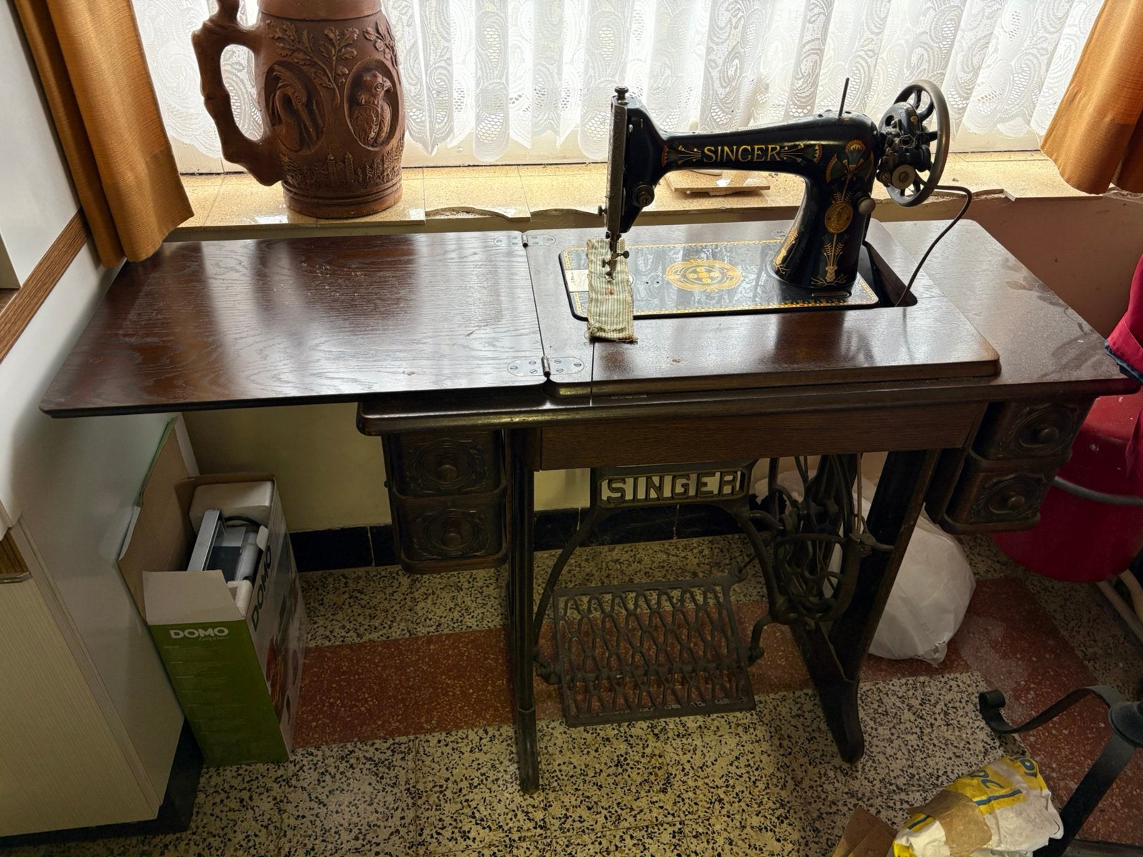 Machine à coudre Singer ancienne avec meuble d’origine, Antiquités & Art, Antiquités | Machines à coudre, Enlèvement