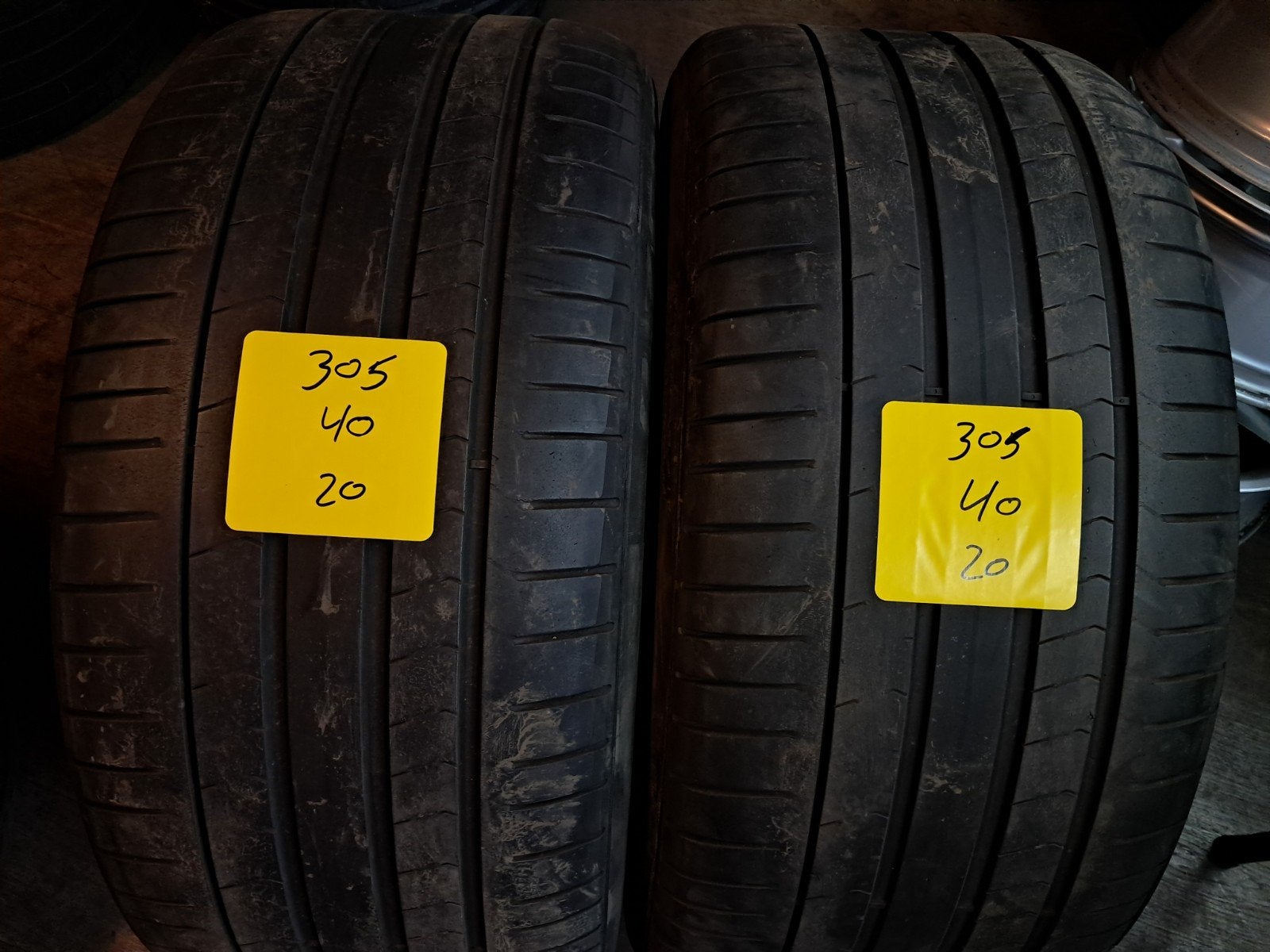 305/40/20 305/40R20 3054020 Runflat d'été, Autos : Pièces & Accessoires, Enlèvement
