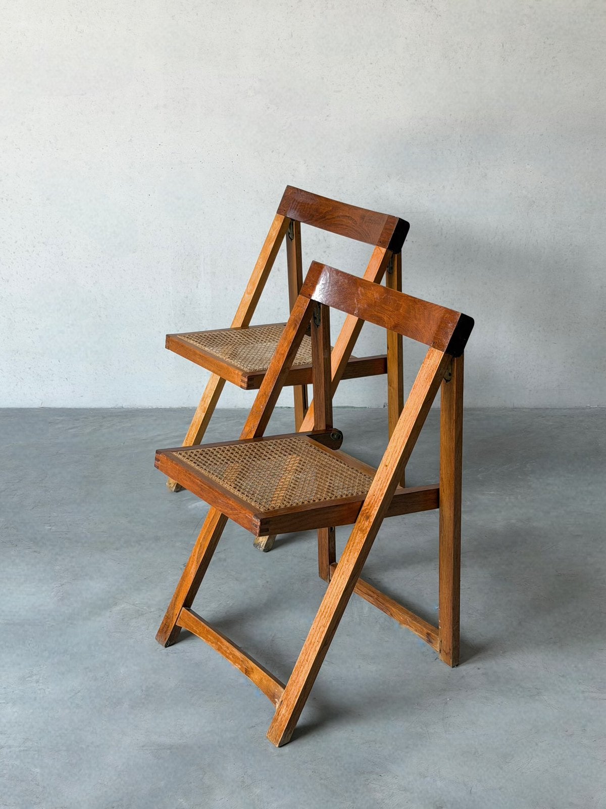 Set van 2 vintage rotan klapstoelen – houten vouwstoelen, Antiek en Kunst, Ophalen