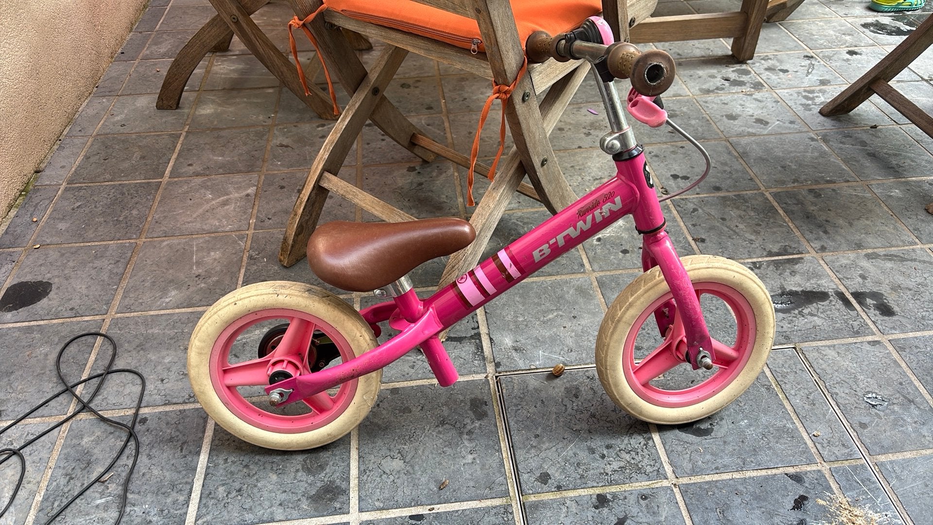Draisienne Btwin rose, Enlèvement, Utilisé
