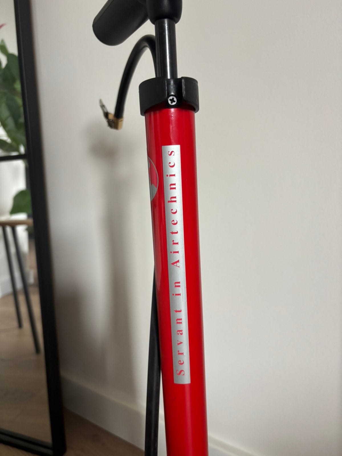 Fietspomp pro met manometer, Fietsen en Brommers, Fietsaccessoires | Fietspompen, Ophalen of Verzenden, Drukmeter, Gebruikt