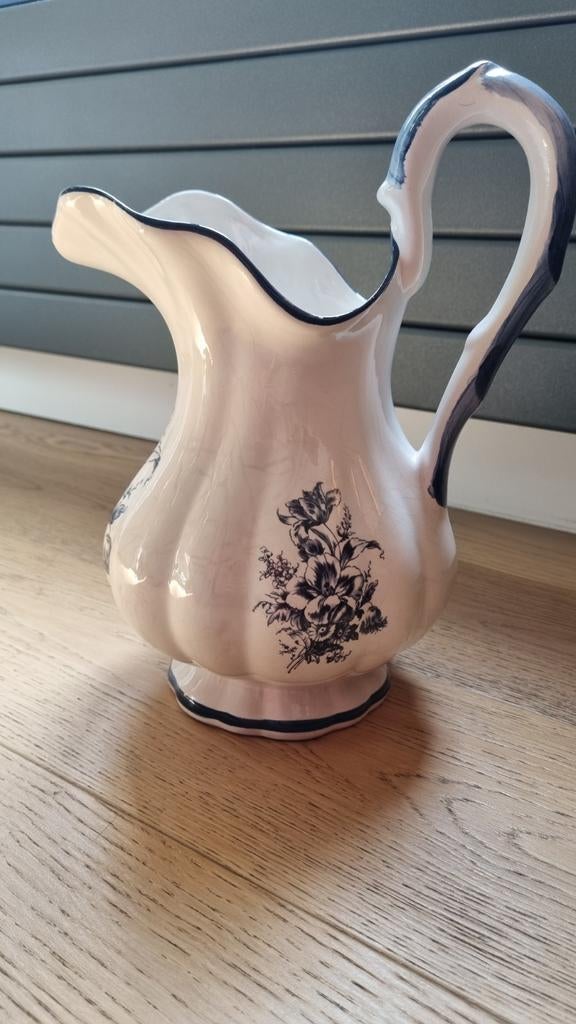 Delfts Art wit met blauwe kan., Ophalen