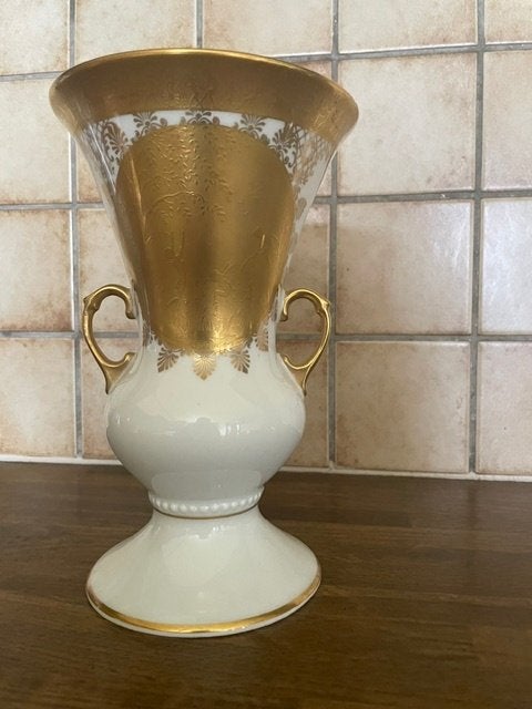 Grote decoratieve porseleinen vaas en dubbele handgrepen., Ophalen of Verzenden