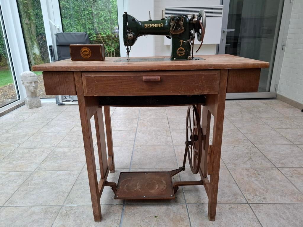 Vintage Bernina naaimachine, Enlèvement