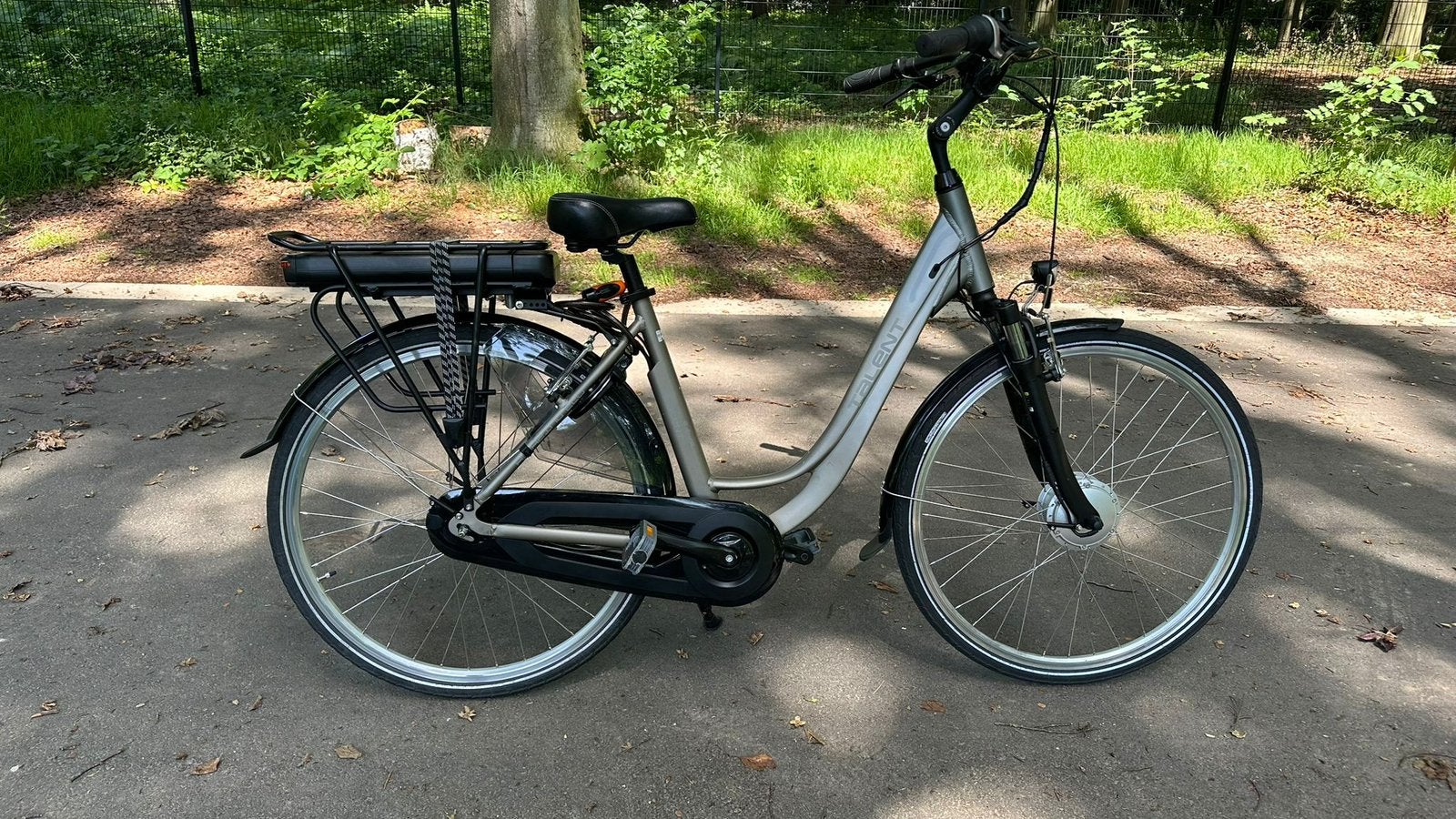 Talent elektrische fiets (ongeveer 1085 KM gereden), Fietsen en Brommers, Ophalen, Zo goed als nieuw