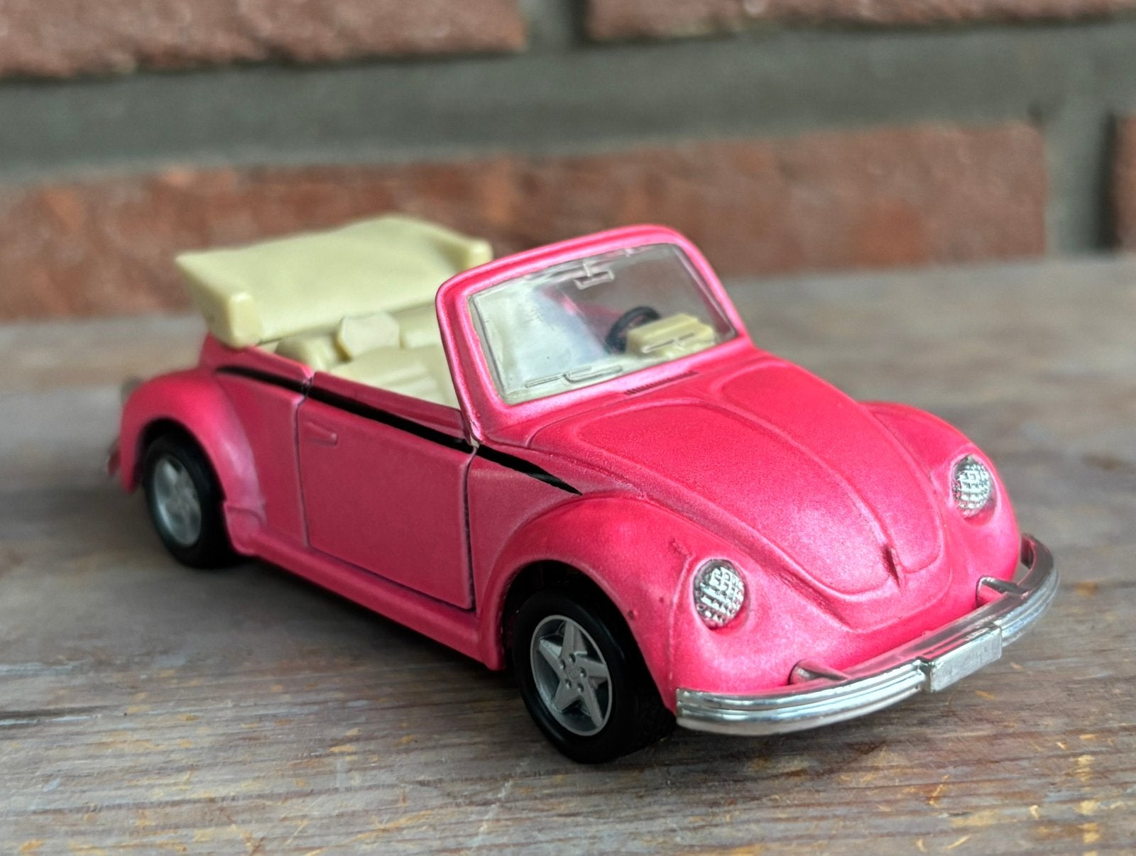 Maisto Shell VW 1303 Cabriolet - schaal 1:36, Ophalen of Verzenden, Zo goed als nieuw, Auto