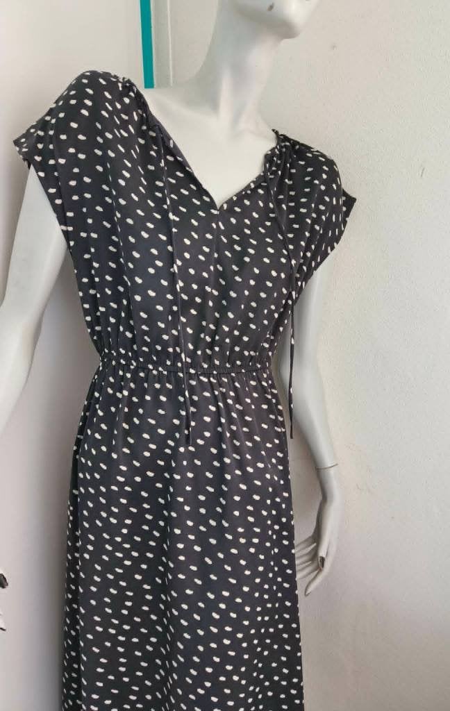 Zwarte jurk met print H&M mt 40, Kleding | Dames, Maat 38/40 (M), H&M, Zwart, Ophalen of Verzenden