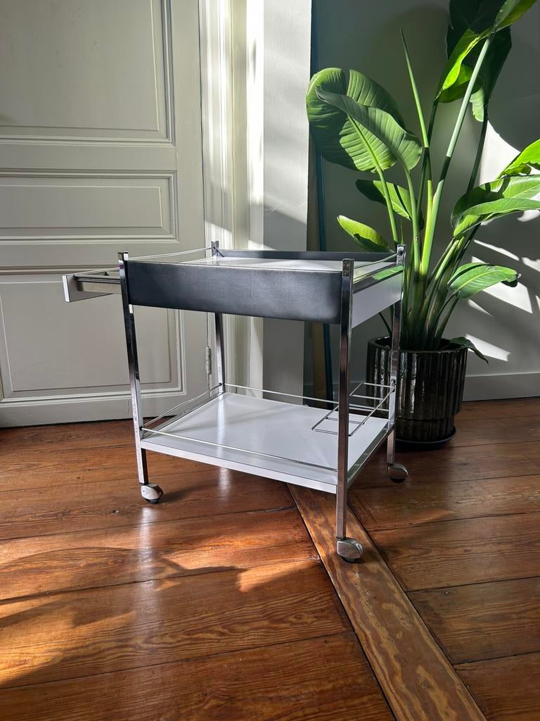 Vintage modernistische barcart – chroom & minimalistisch, Metaal of Aluminium, 55 tot 75 cm, Zo goed als nieuw, Mid-century