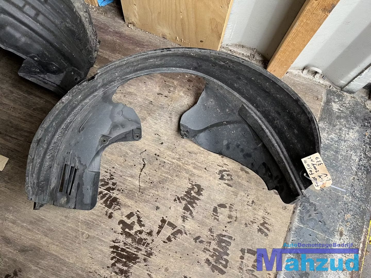 FORD FUSION Links voor modderkuip wielkuip 2002-2012, Info@ford.com, Avant, Ford Motor Company, American Road 1
48126  Dearborn
