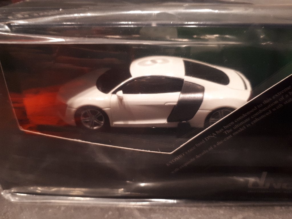 Audi R8 2006 blanche carbone 1/43, Enlèvement ou Envoi, Neuf, Voiture