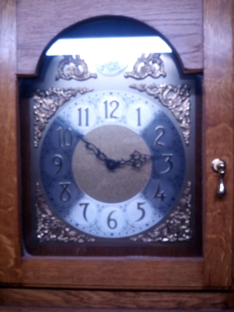 J'ai une belle horloge debout qui sonne toujours, Enlèvement