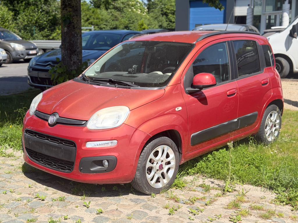 FIAT PANDA/ BENZINE/ EURO 5, Autos, Rouge, Euro 5, Boîte manuelle, 5 portes