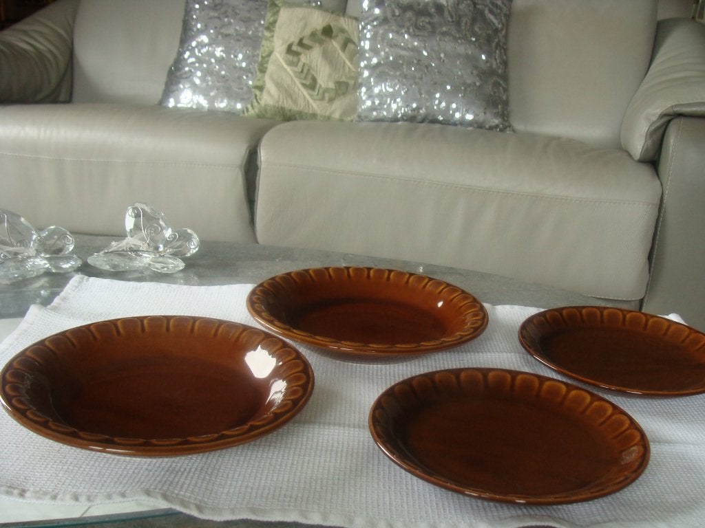 anciennes assiettes brune poinçonnée, Maison & Meubles, Assiettes(s), Poterie, Comme neuf, Enlèvement