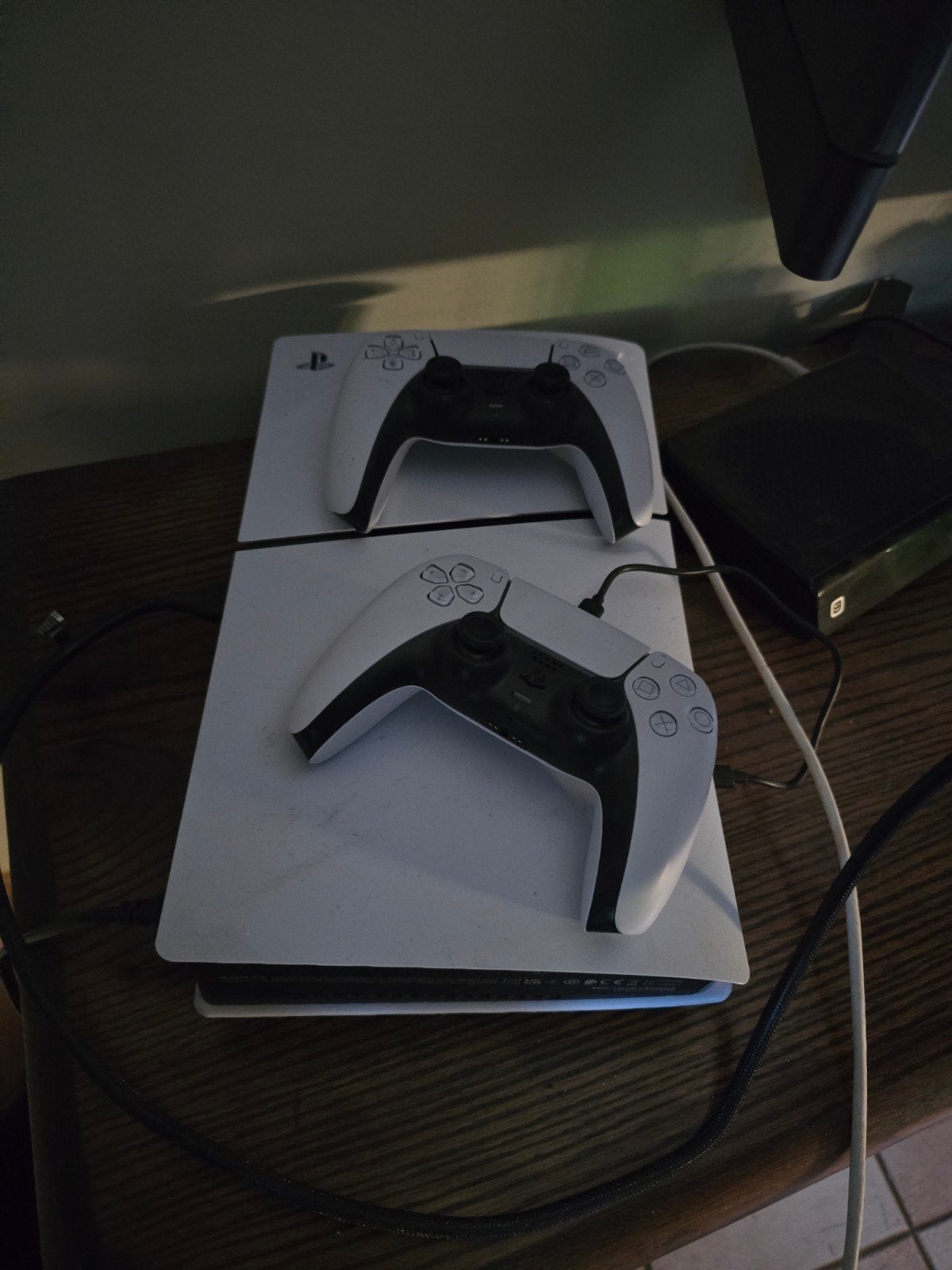 ps5 slim 2tb ssd extra. 2 controllers, Games en Spelcomputers, Ophalen