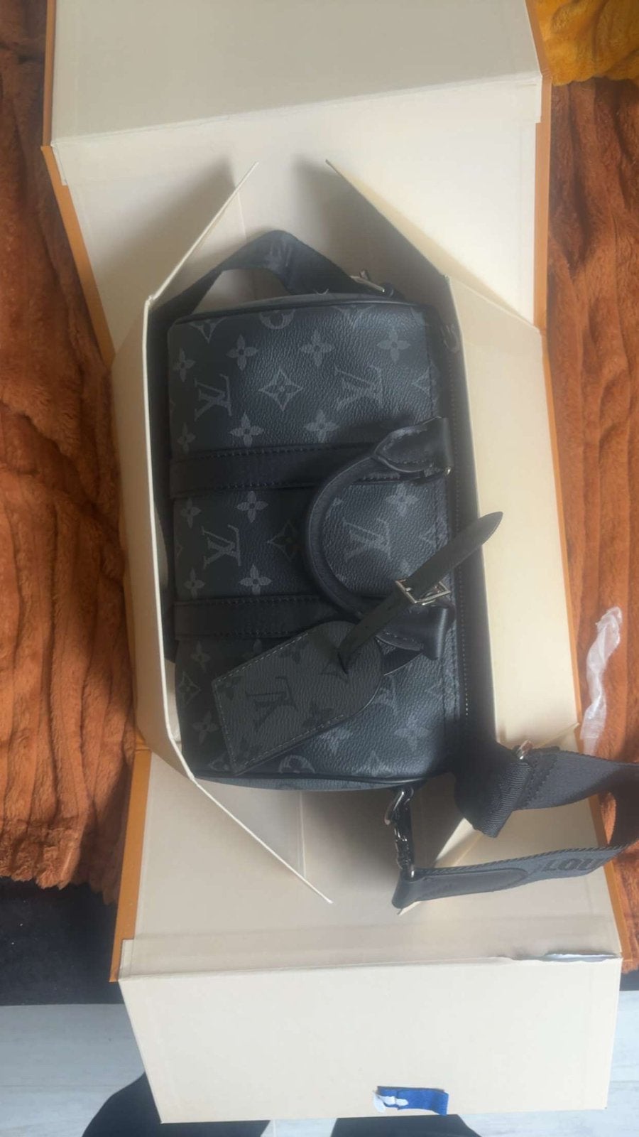 Louis vuitton/ city keepball messenger bag, Bijoux, Sacs & Beauté, Enlèvement, Noir