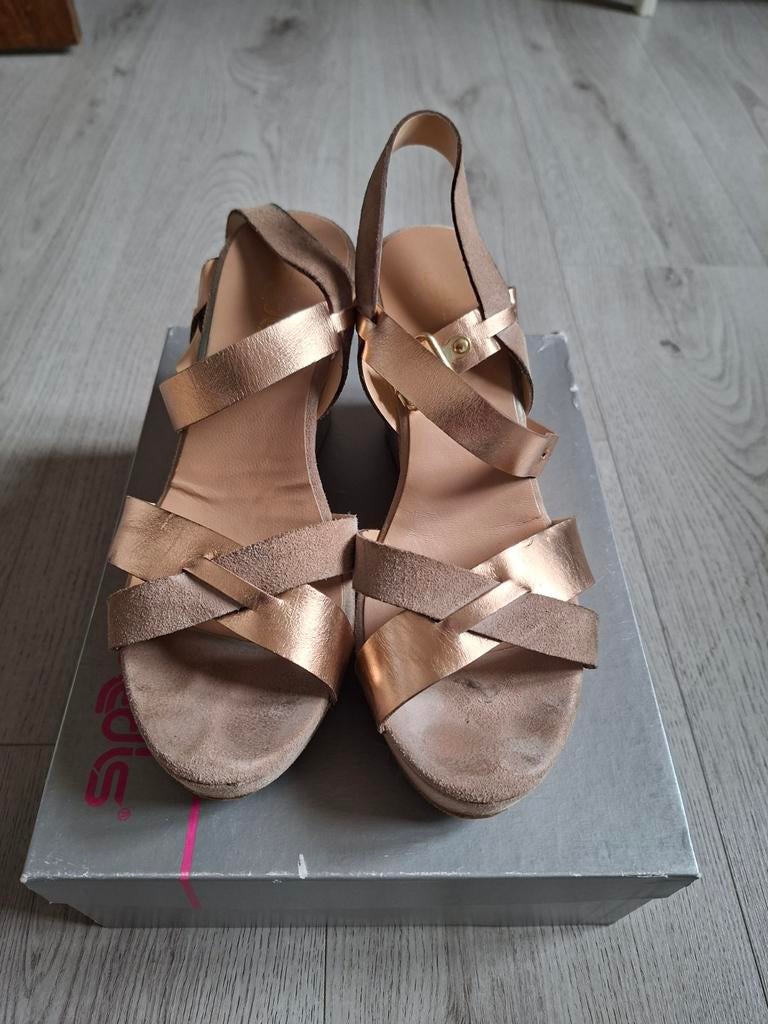 Sandalen, Ophalen