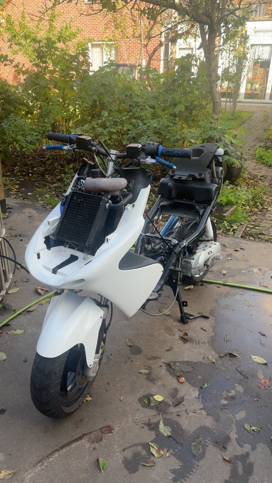 Yamaha aerox/mbk nitro 70cc, Fietsen en Brommers, Ophalen, Zo goed als nieuw, Aerox