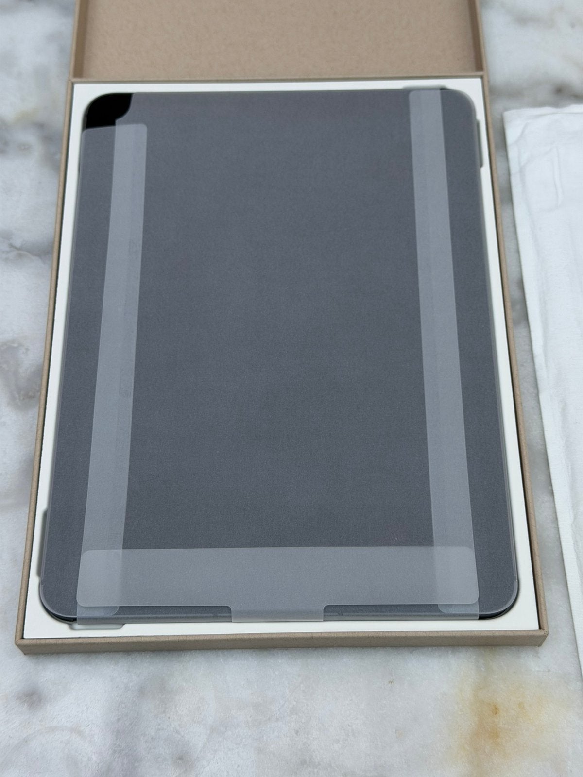 Nieuwe iPad Air M1 256 gb nieuw wifi mobiel, Computers en Software, Ophalen, 11 inch, Zo goed als nieuw, Grijs