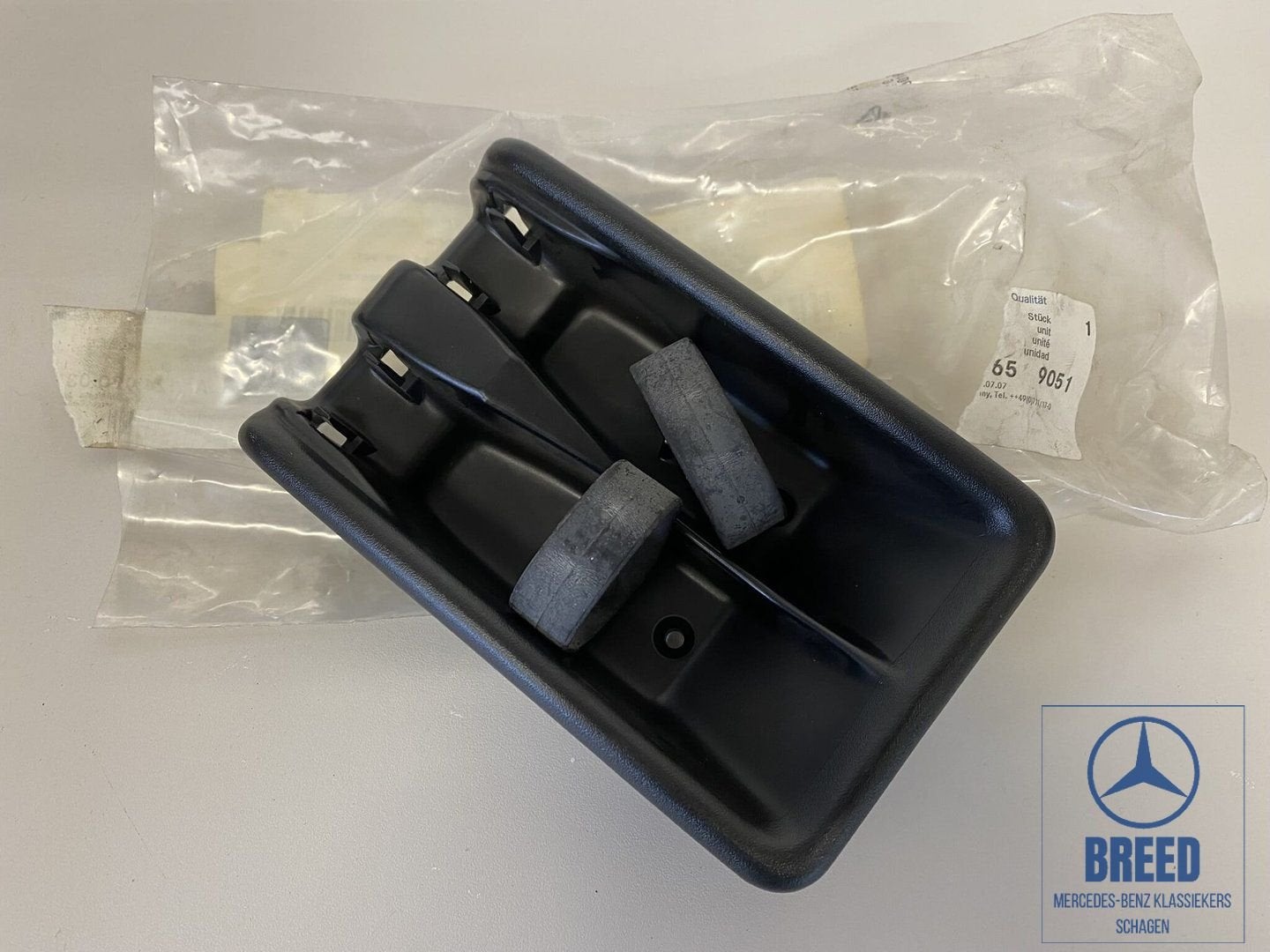 NOS rozet gordelsluiting links Mercedes-Benz W124 T-model S1, Auto-onderdelen, -, Nieuw, Ophalen of Verzenden, -