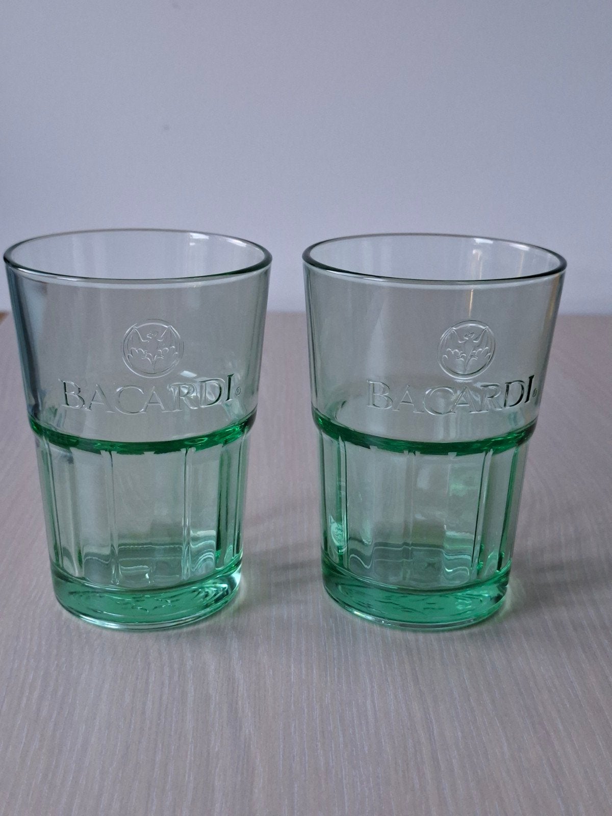 2 Bacardi glazen, Ophalen