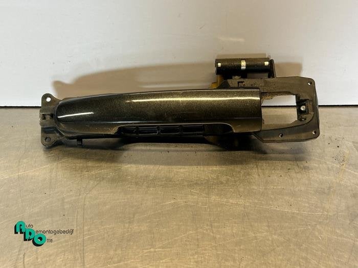 Poignée portière 4portes avant gauche d'un Subaru Justy (J, Subaru, -, 3 mois de garantie, Utilisé