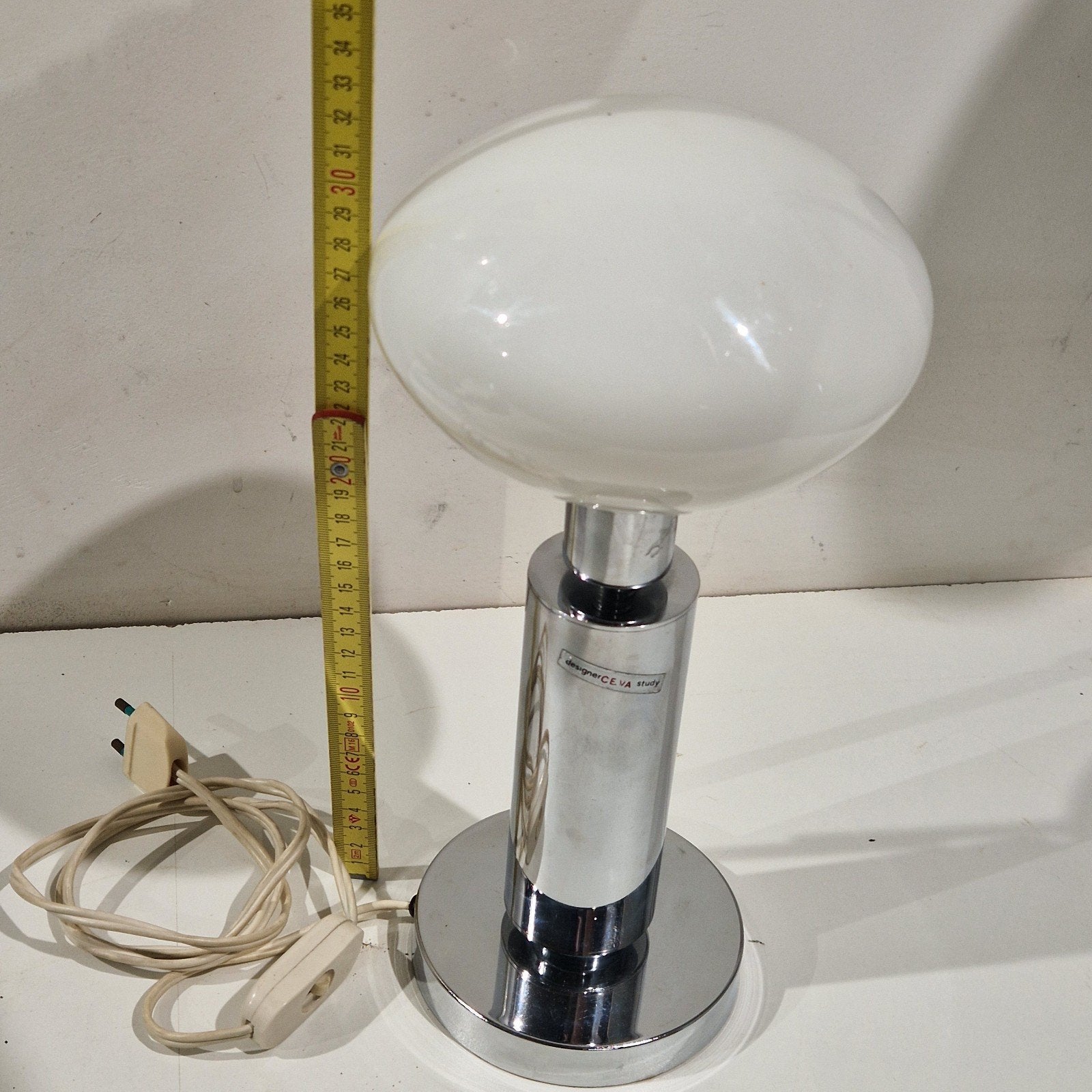 designer CE. VA study , space age lamp met ovalen melkglas, Antiquités & Art, Art | Objets design, Enlèvement ou Envoi, 32 cm