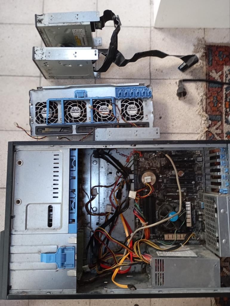Server case met onderdelen / Asus 97 - A, Ophalen of Verzenden