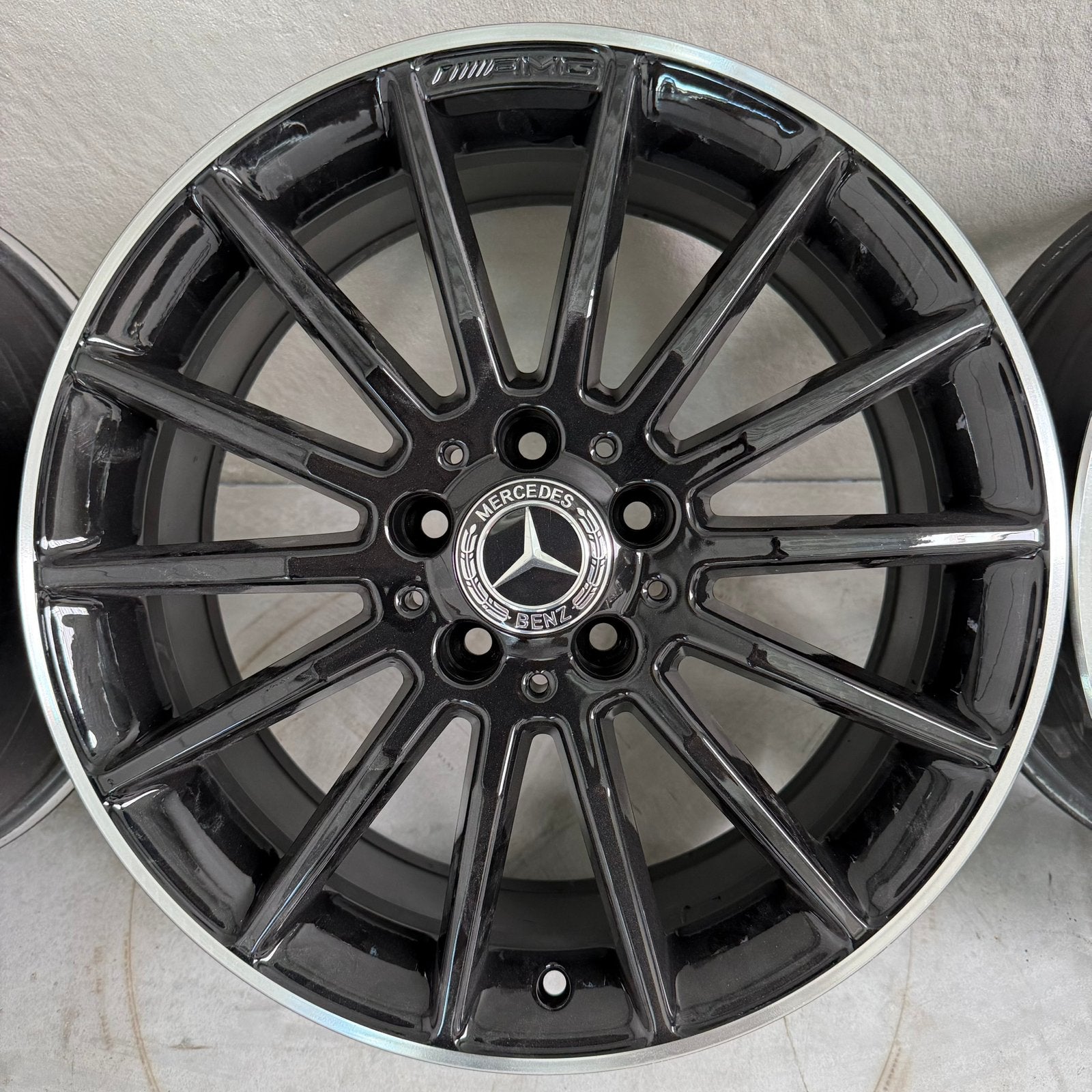 18 inch ORIGINEEL Mercedes A B klasse CLA AMG velgen, Auto-onderdelen, Banden en Velgen, 18 inch, Gebruikt, Banden en Velgen, Ophalen of Verzenden