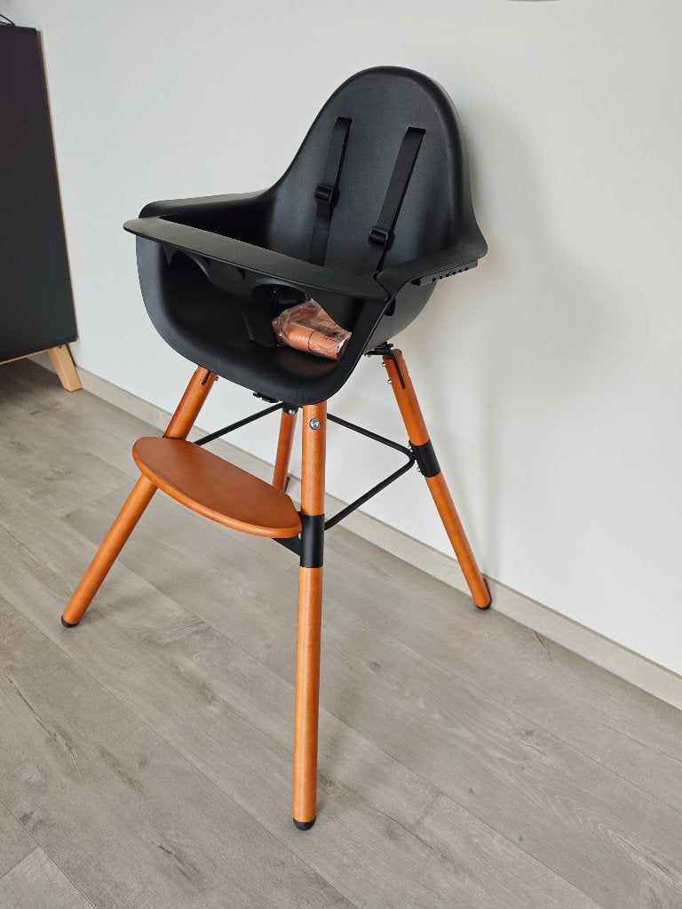 Childhome evolu 2 walnoot zwart, Kinderen en Baby's, Kinderstoelen, Ophalen, Nieuw, Meegroeistoel, Gordel(s)